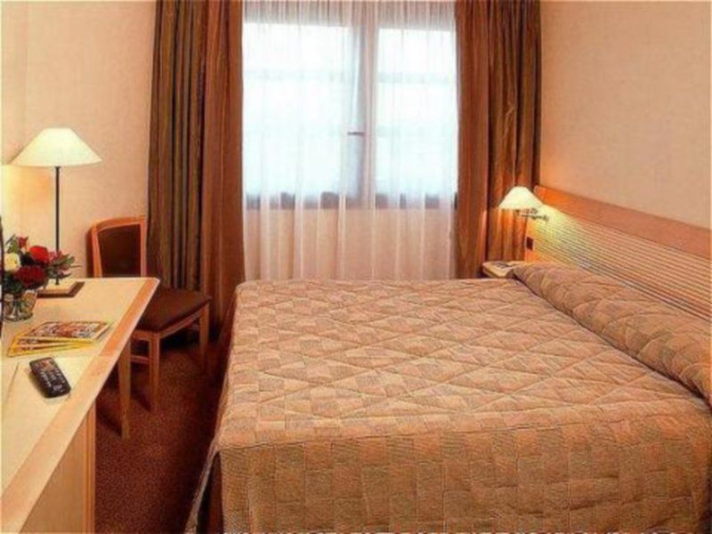 Mercure Tours Centre Gare Et Congres Zewnętrze zdjęcie